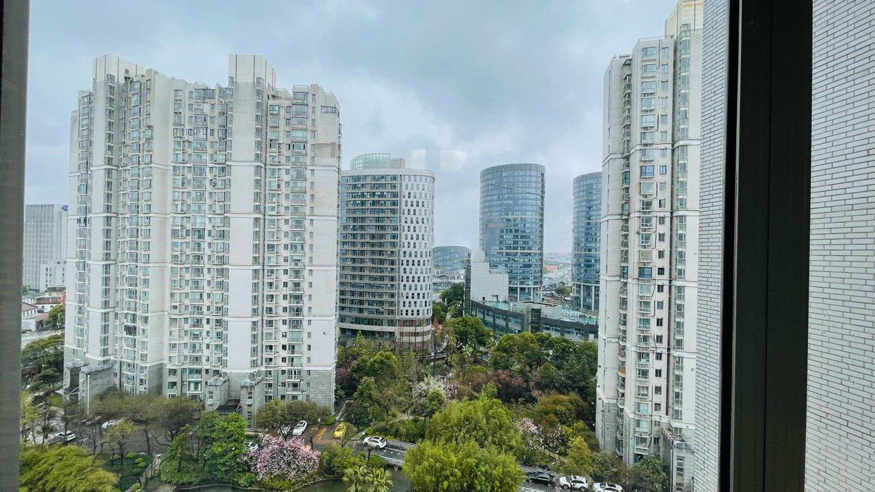 熱裝樓盤,綠洲湖畔花園